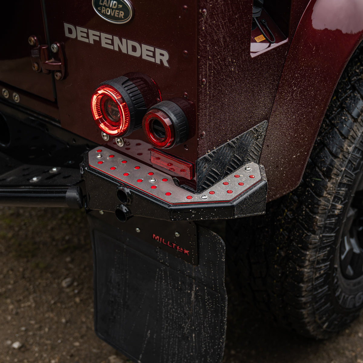 Defender 90 L316 1986-2016 Rear Corner Steps