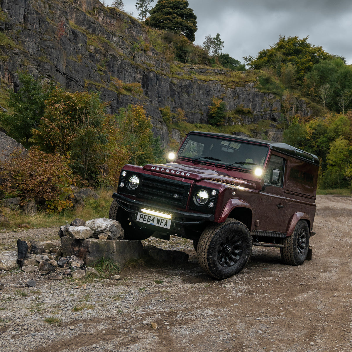 Land Rover Defender L316 1986 - 2016 - Front Tubular Bumper