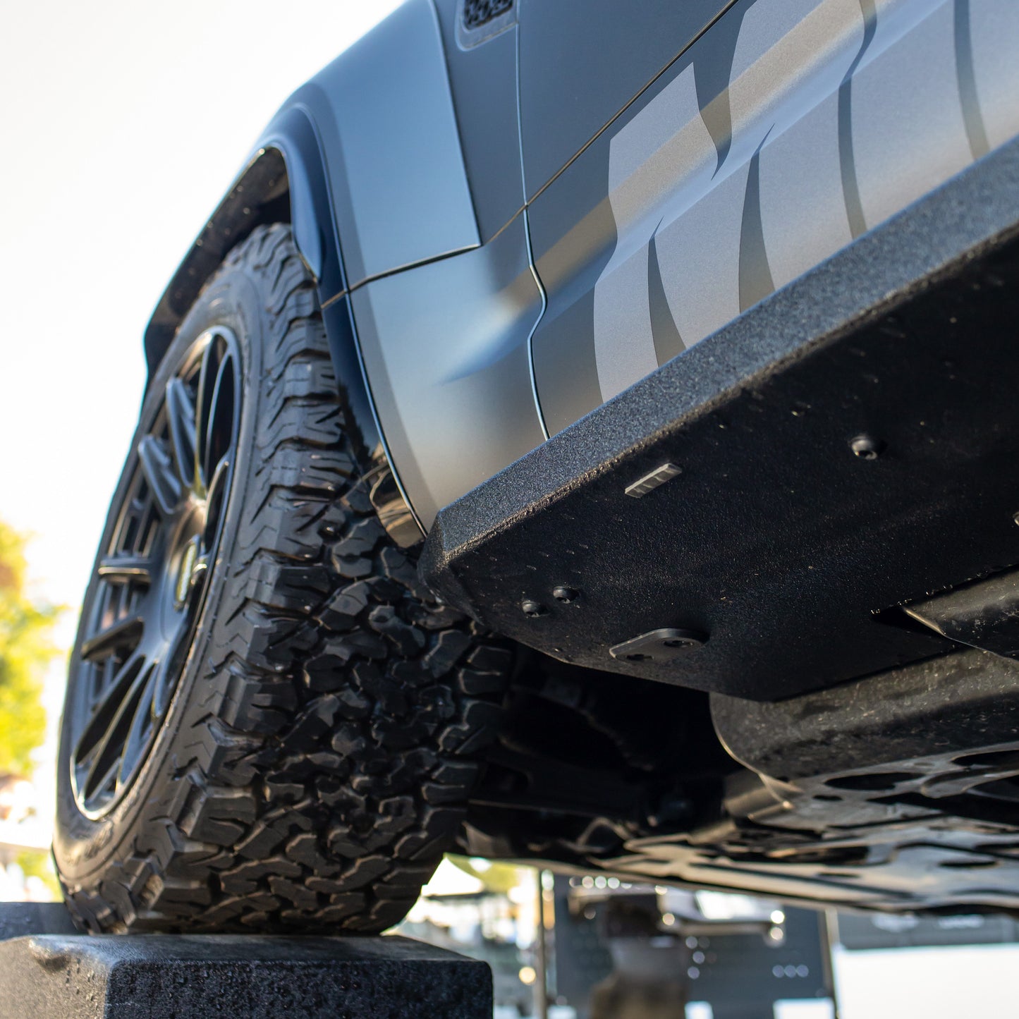 Milltek Defender 110 L663 2020+ Side Steps with Underbody Protection